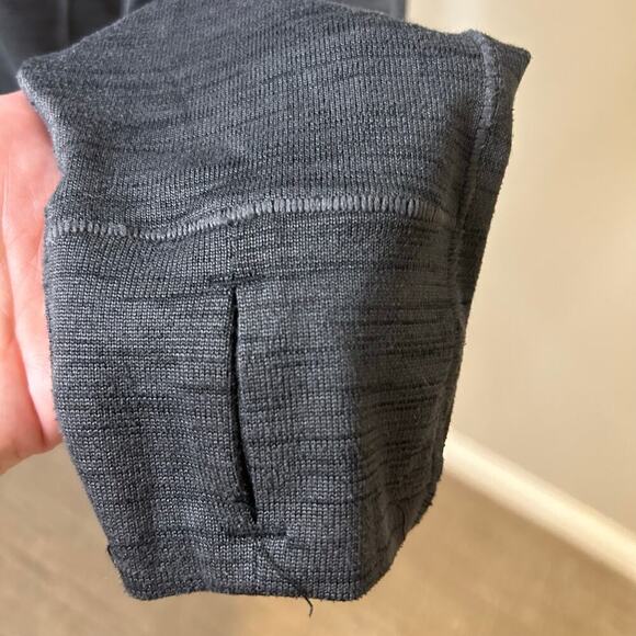 Kuhl mens Alloy 1/4 zip mock neck graphite thumb holes pullover size XL - Picture 3 of 10